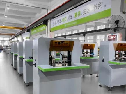 Eficiencia con m&aacute;quina de bolsas de papel completamente autom&aacute;tica